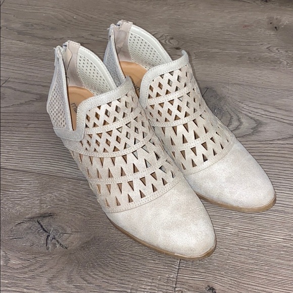 Nude Lasercut Booties Size 7 - Picture 1 of 6